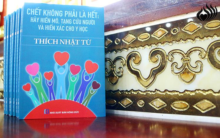 Quà Tặng Đặc Biệt  Chết Không Phải Là Hết: Hãy Hiến Mô, Tạng Cứu Người Và Hiến Xác Cho Y Học (HX2018)