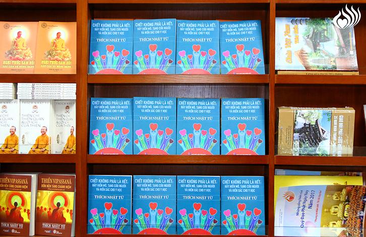 Quà Tặng Đặc Biệt  Chết Không Phải Là Hết: Hãy Hiến Mô, Tạng Cứu Người Và Hiến Xác Cho Y Học (HX2018)