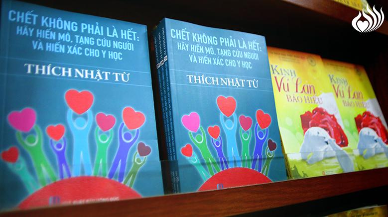 Quà Tặng Đặc Biệt  Chết Không Phải Là Hết: Hãy Hiến Mô, Tạng Cứu Người Và Hiến Xác Cho Y Học (HX2018)