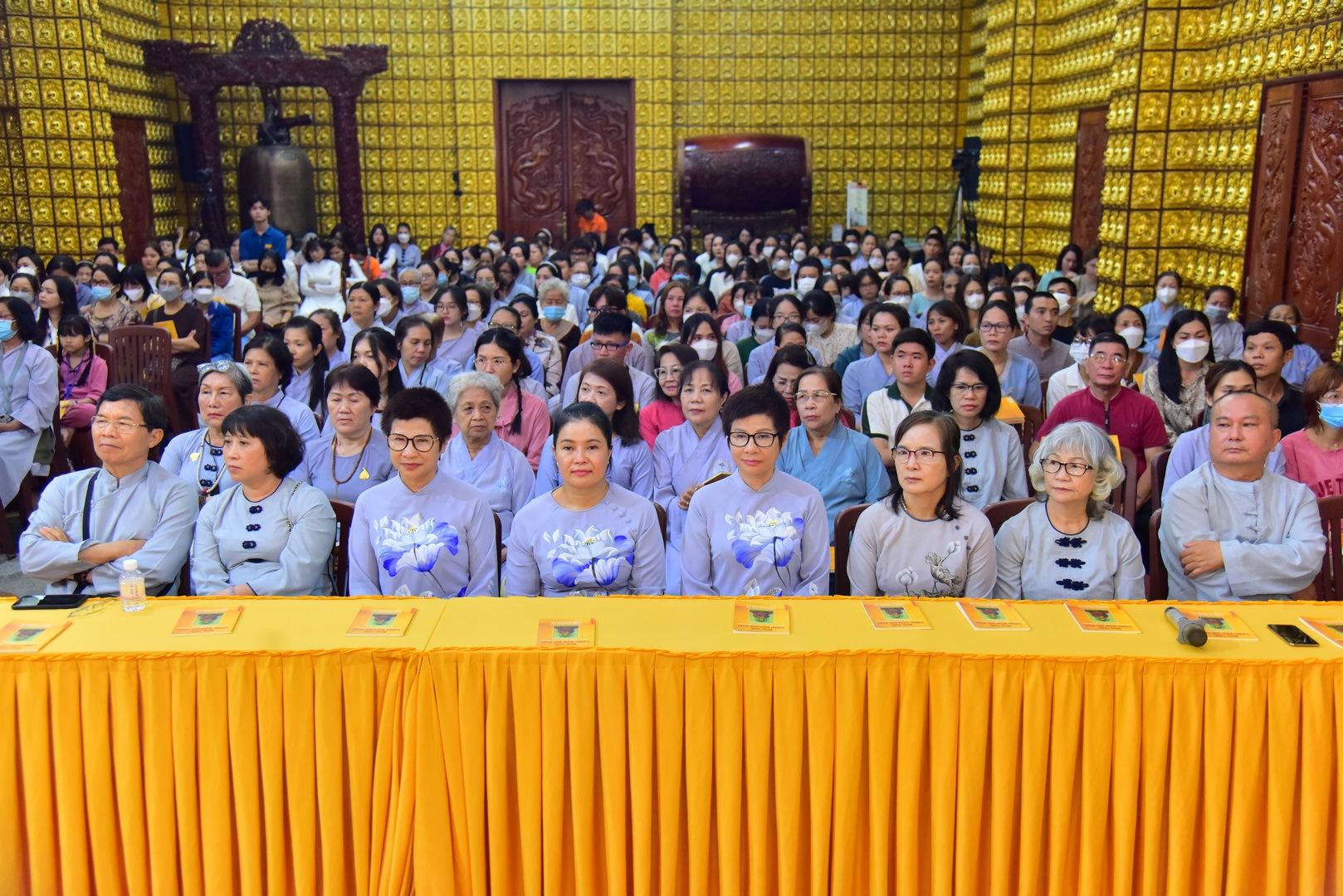 Trang nghiêm khóa lễ tắm Phật tại chùa Giác Ngộ