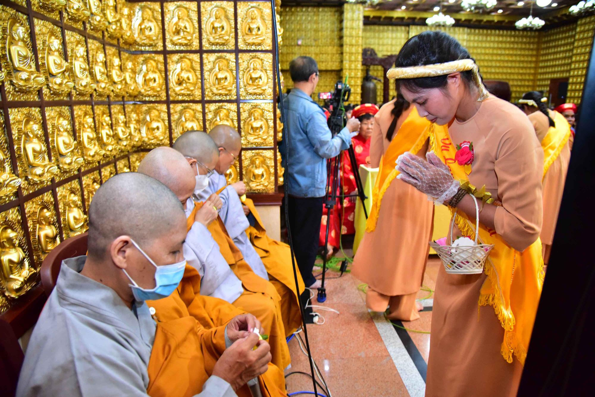 Hơn 2.000 Phật tử tham dự Đại lễ Vu Lan báo hiếu tại Chùa Giác Ngộ