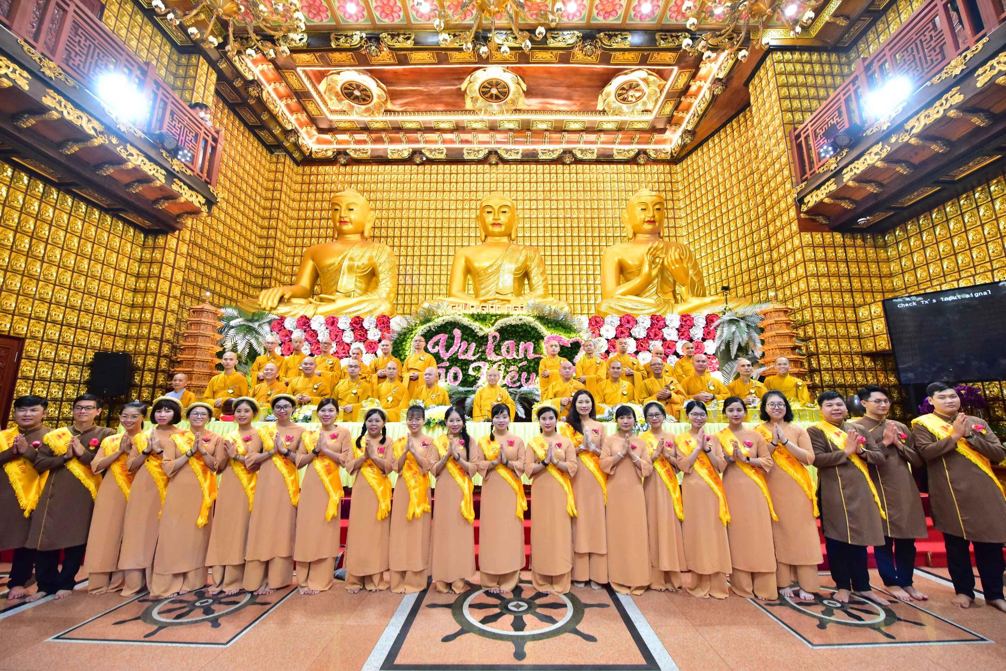Hơn 2.000 Phật tử tham dự Đại lễ Vu Lan báo hiếu tại Chùa Giác Ngộ
