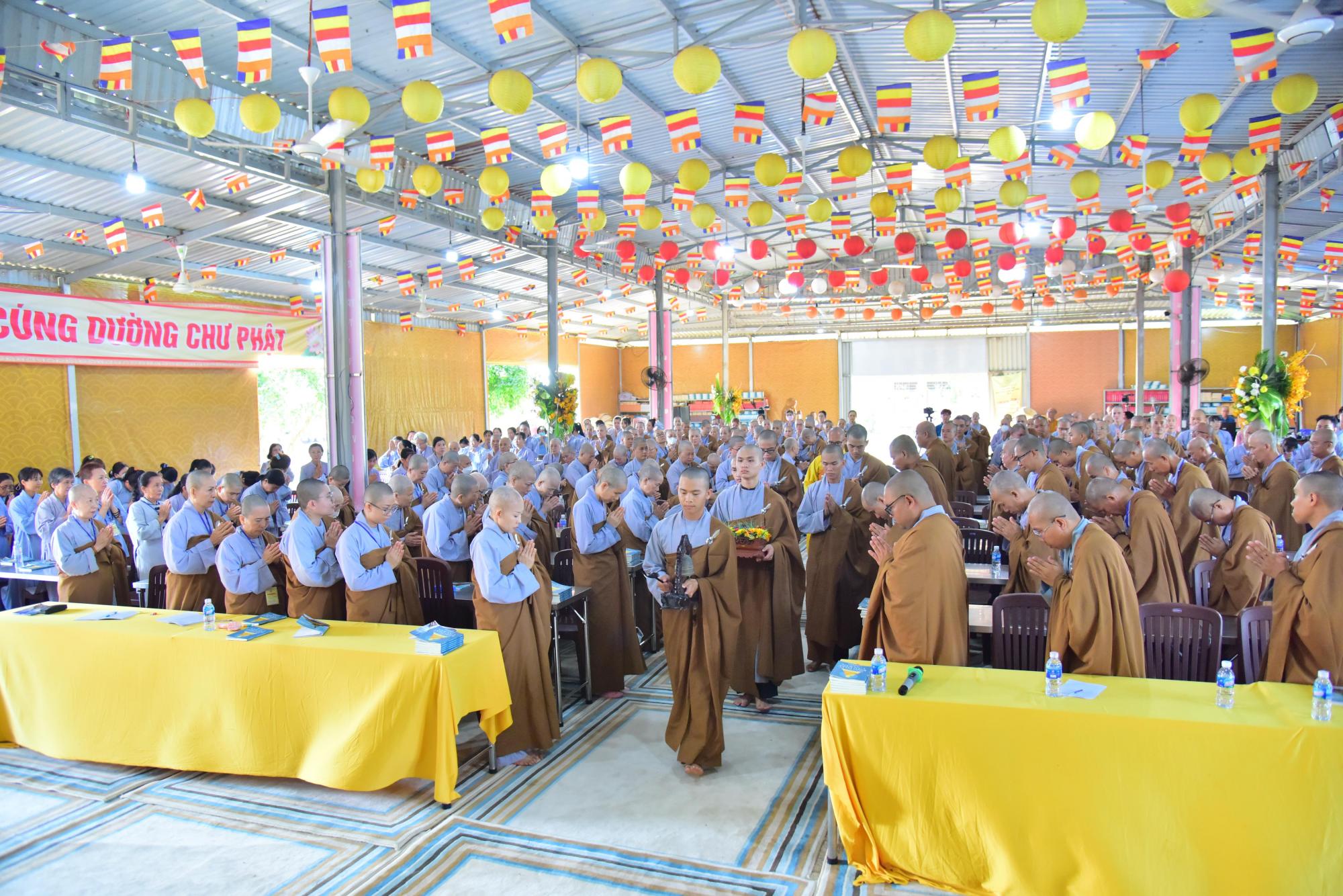 Pháp thoại "Tỉnh hay say"