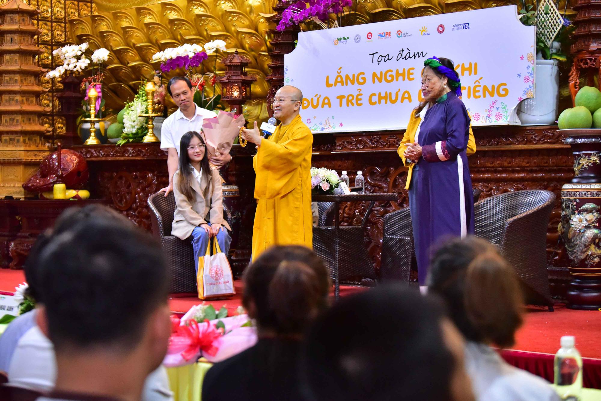 Hãy lắng nghe trẻ em ngay cả khi chúng chưa lên tiếng