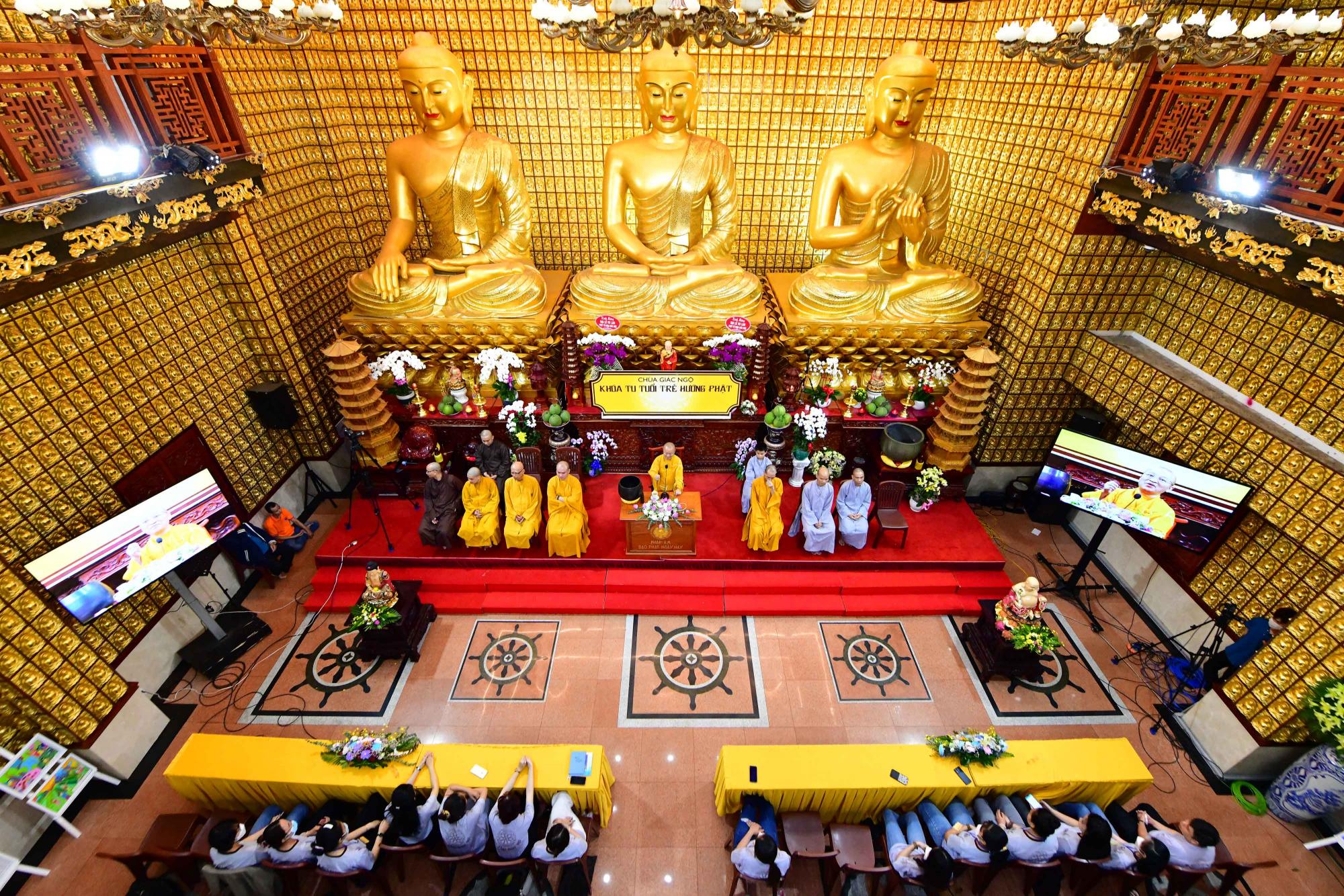 Vượt qua cái tôi để học cách chung sống hòa hợp